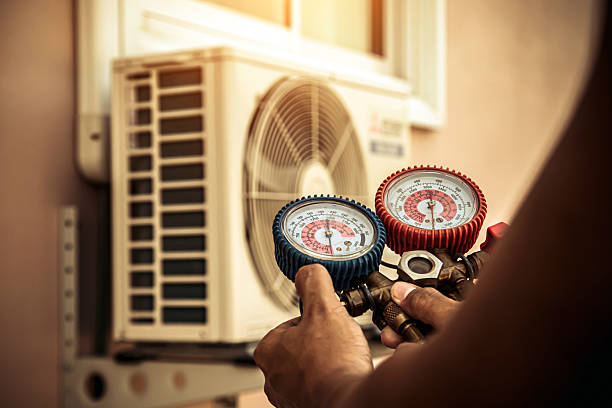 Professional Ac Installation technician working in Hillsboro, KS